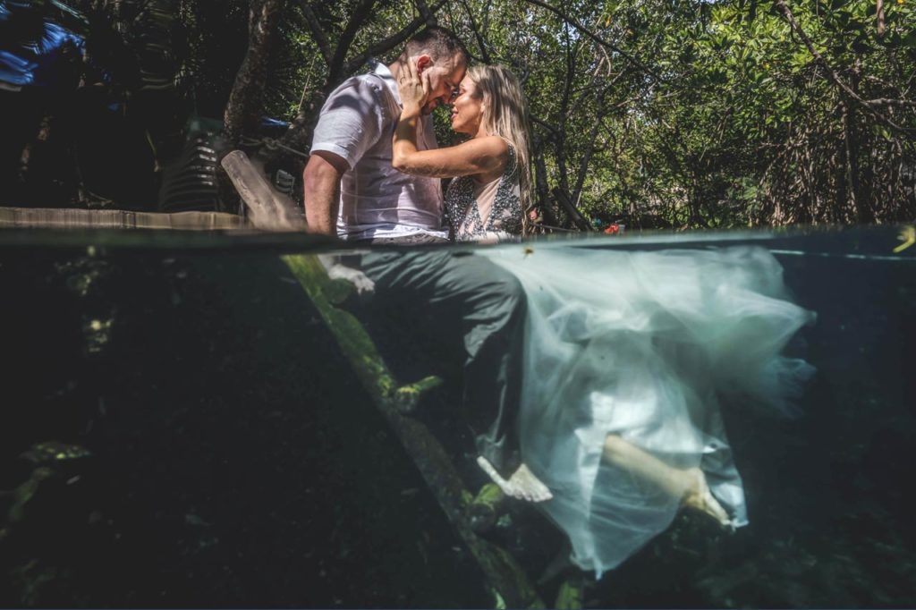 engagement-underwater-photo.