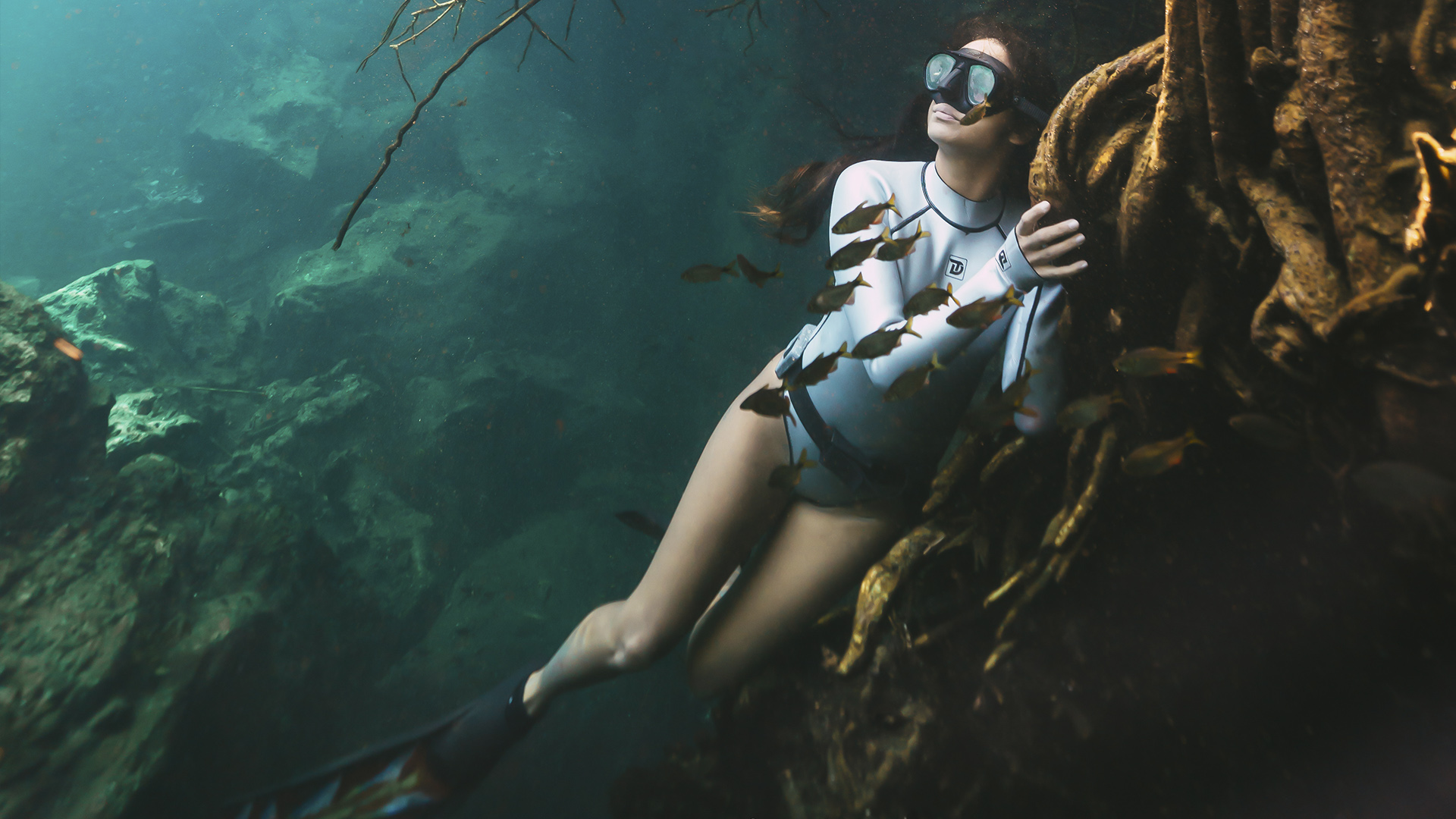 freediving-underwater-photoshoot-rivieramaya