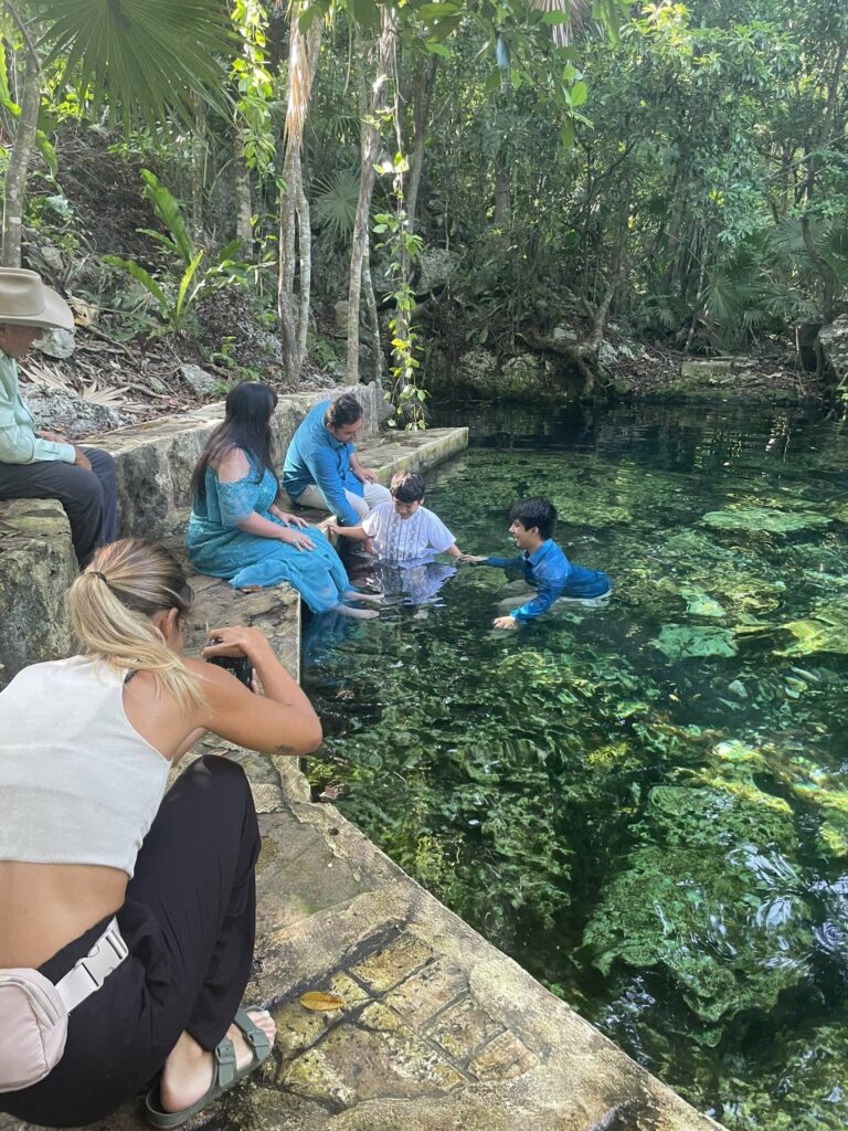 cenote-family-photo-session